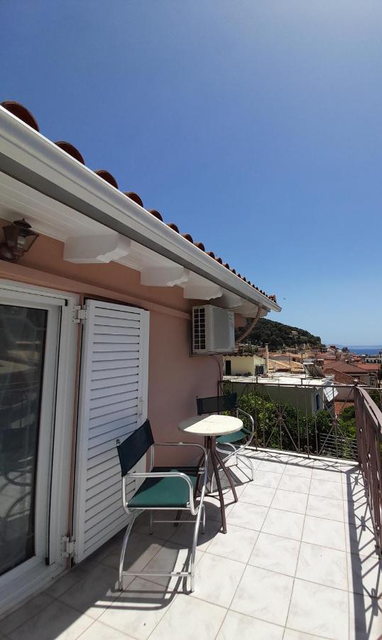 Jiovanni Parga Exterior foto