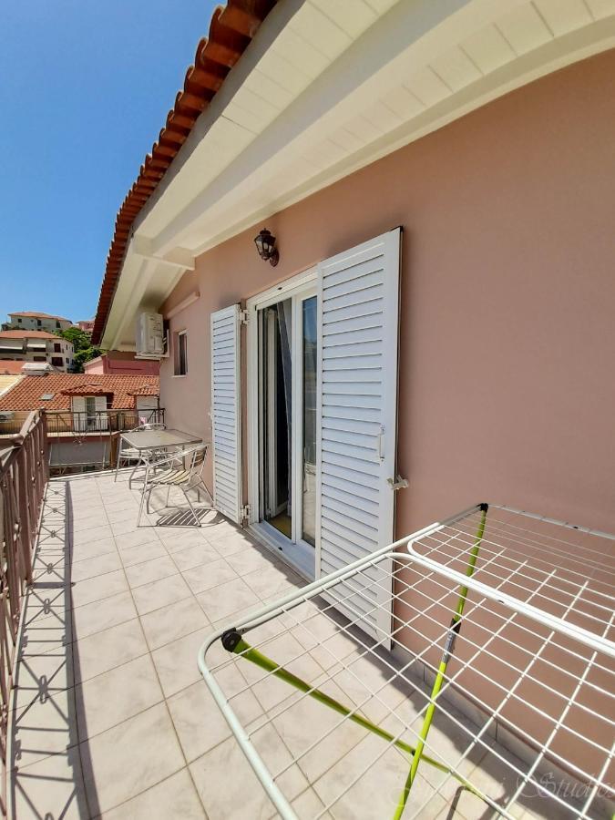 Jiovanni Parga Exterior foto