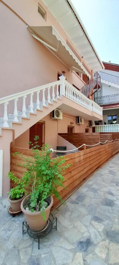 Jiovanni Parga Exterior foto