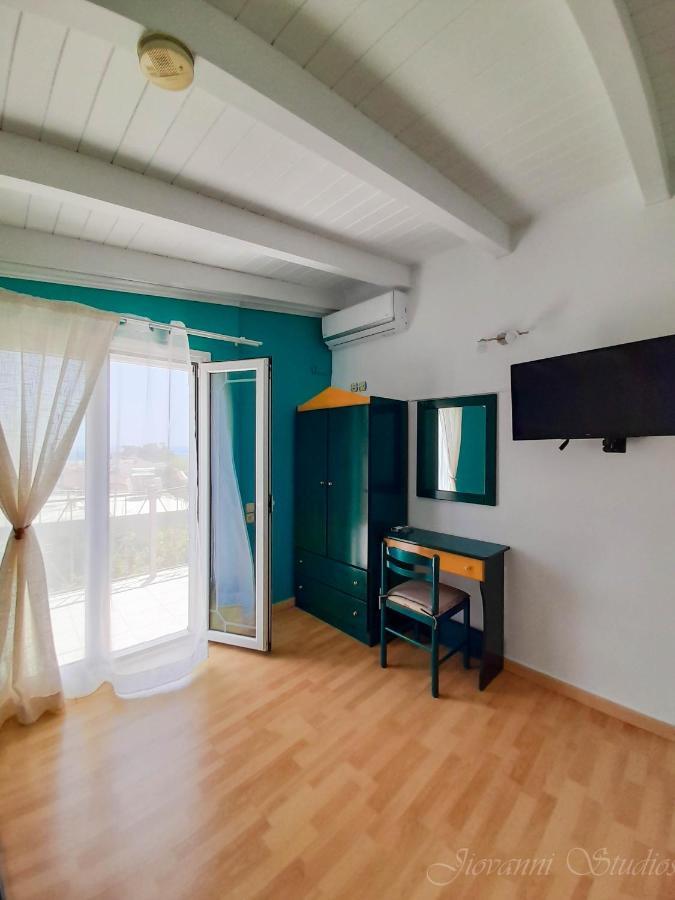 Jiovanni Parga Exterior foto