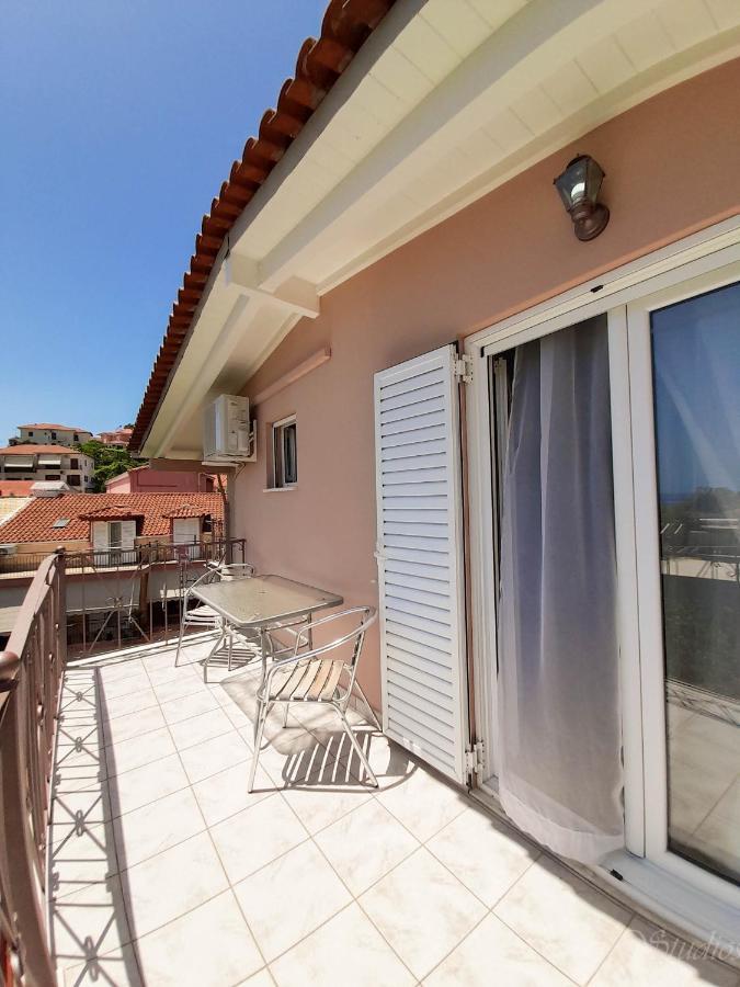 Jiovanni Parga Exterior foto